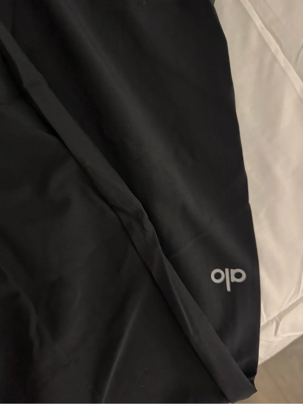 ALO Yoga flowy pleated